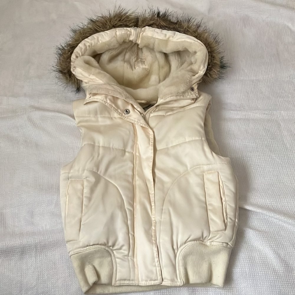 Y2K Puffer vest with faux fur hood